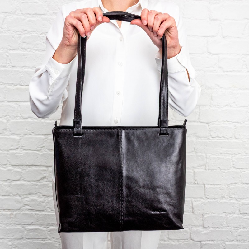 9403023 Shoulder Bag - Black Leather