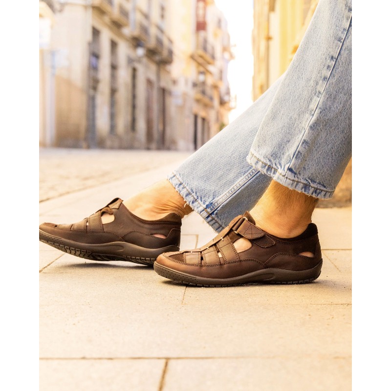 Meridian Basics Closed Toe Sandals - Brown Leather