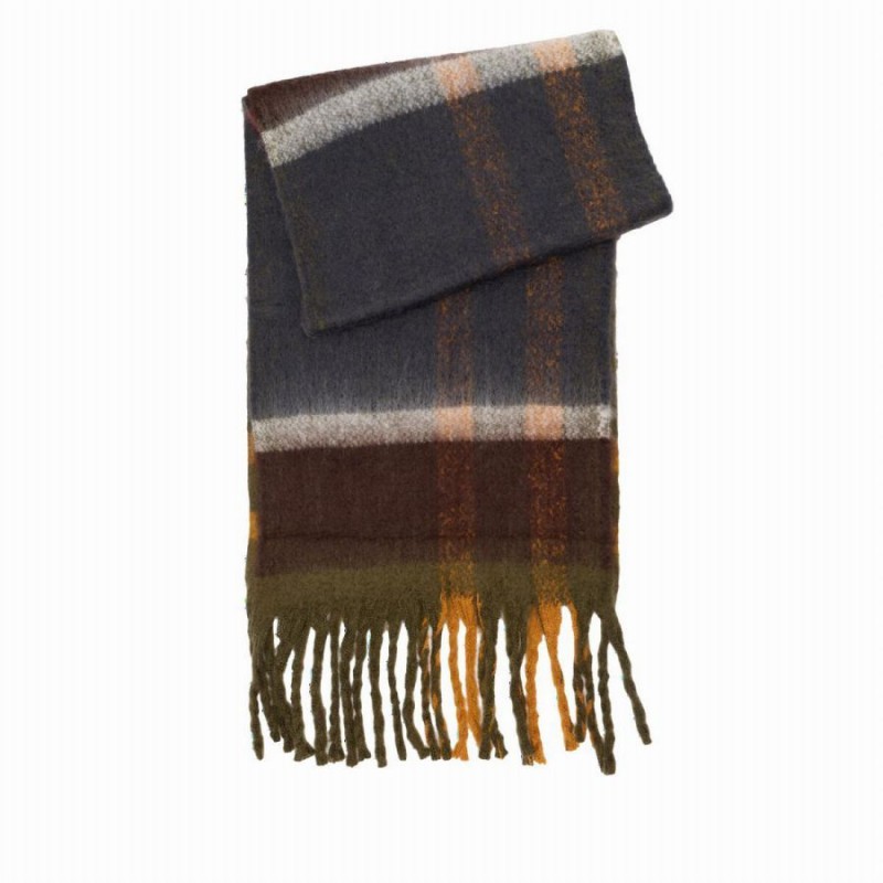 Isla Tartan Boucle Scarf LSC0293 – Classic Tartan