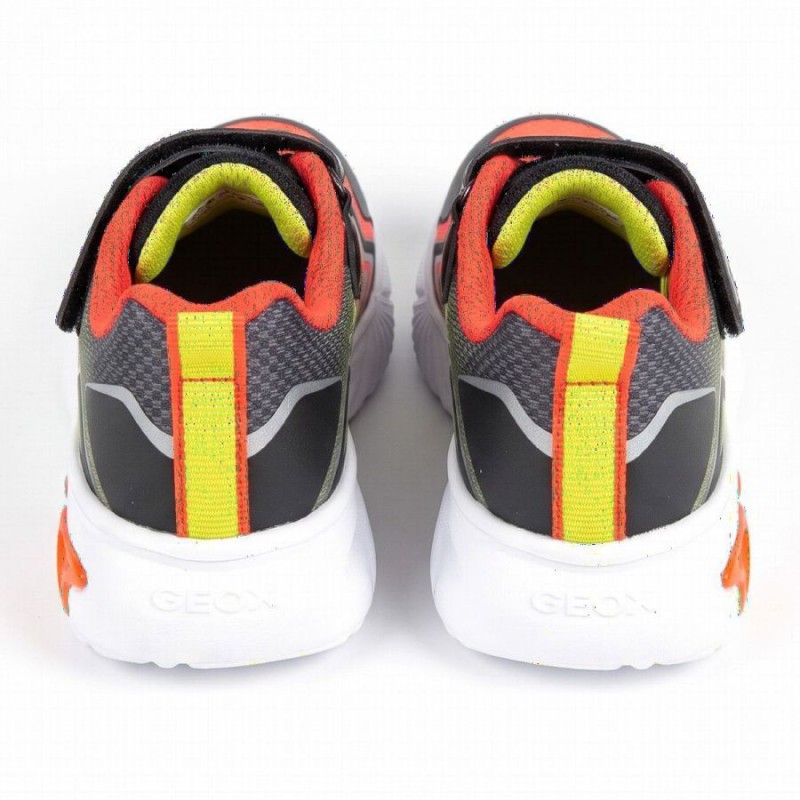 J Assister J66DZB Trainers- Black