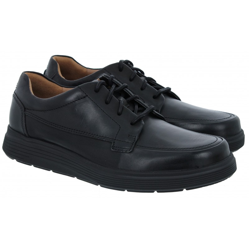 Clarks Un Abode Ease shoes in black leather.